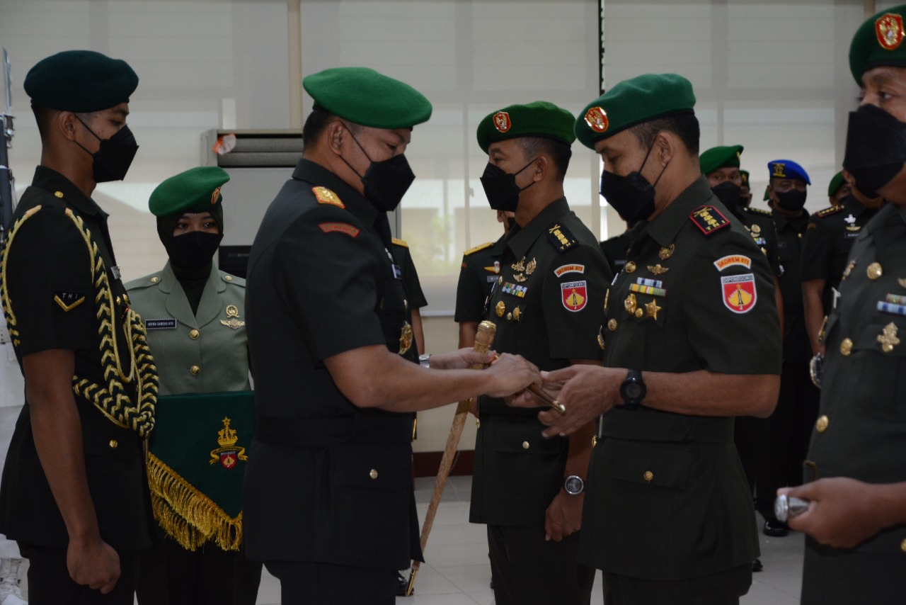 Mayjen TNI Widi Prasetijono Pimpin Sertijab Komandan Korem 073/Makutarama  